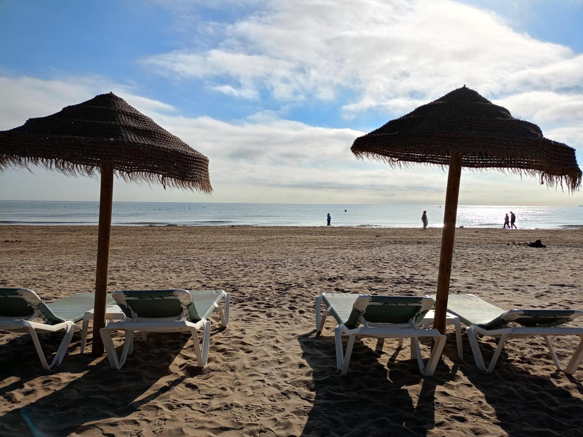 Apartamento Dos Habitaciones Primera Linea De Playa Valencia Exteriör bild